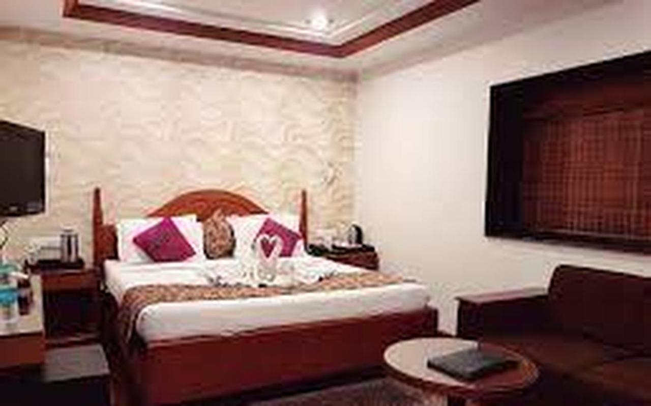 Hotel Punjab Palace Raipur  Bagian luar foto