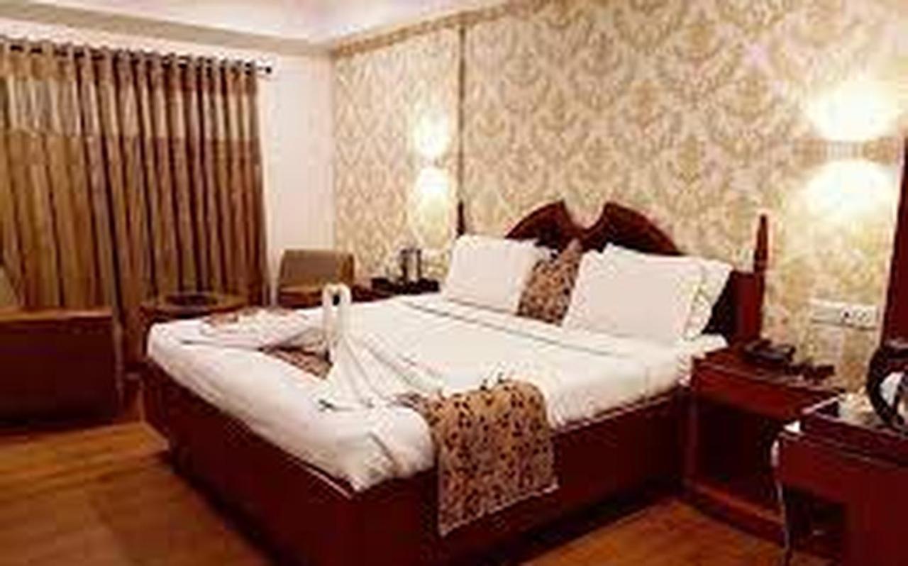 Hotel Punjab Palace Raipur  Bagian luar foto