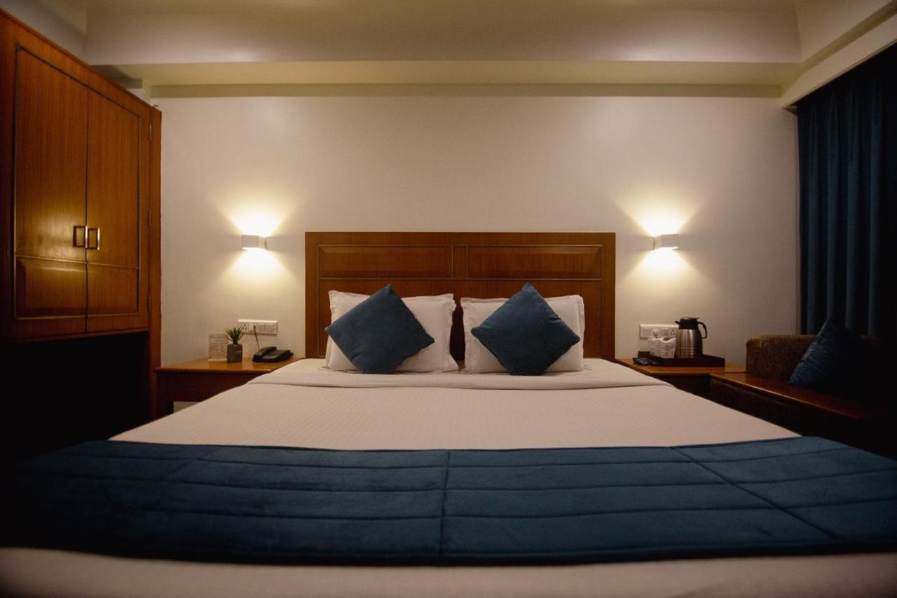 Hotel Punjab Palace Raipur  Bagian luar foto