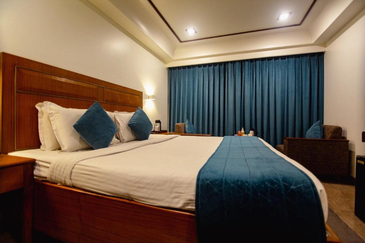 Hotel Punjab Palace Raipur  Bagian luar foto
